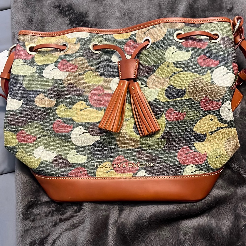 NWT Dooney & Bourke Duck Dynasty Bucket Purse